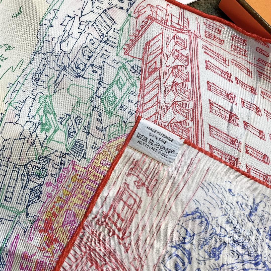 HERMES 《屋顶花园》45x45cm 小方巾 红色