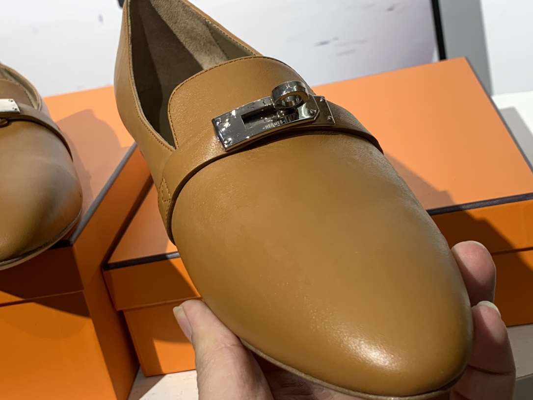 爱马仕 凯莉单鞋 纯手工制作 牛皮 35~41码 正码 码数不调换哈 金棕