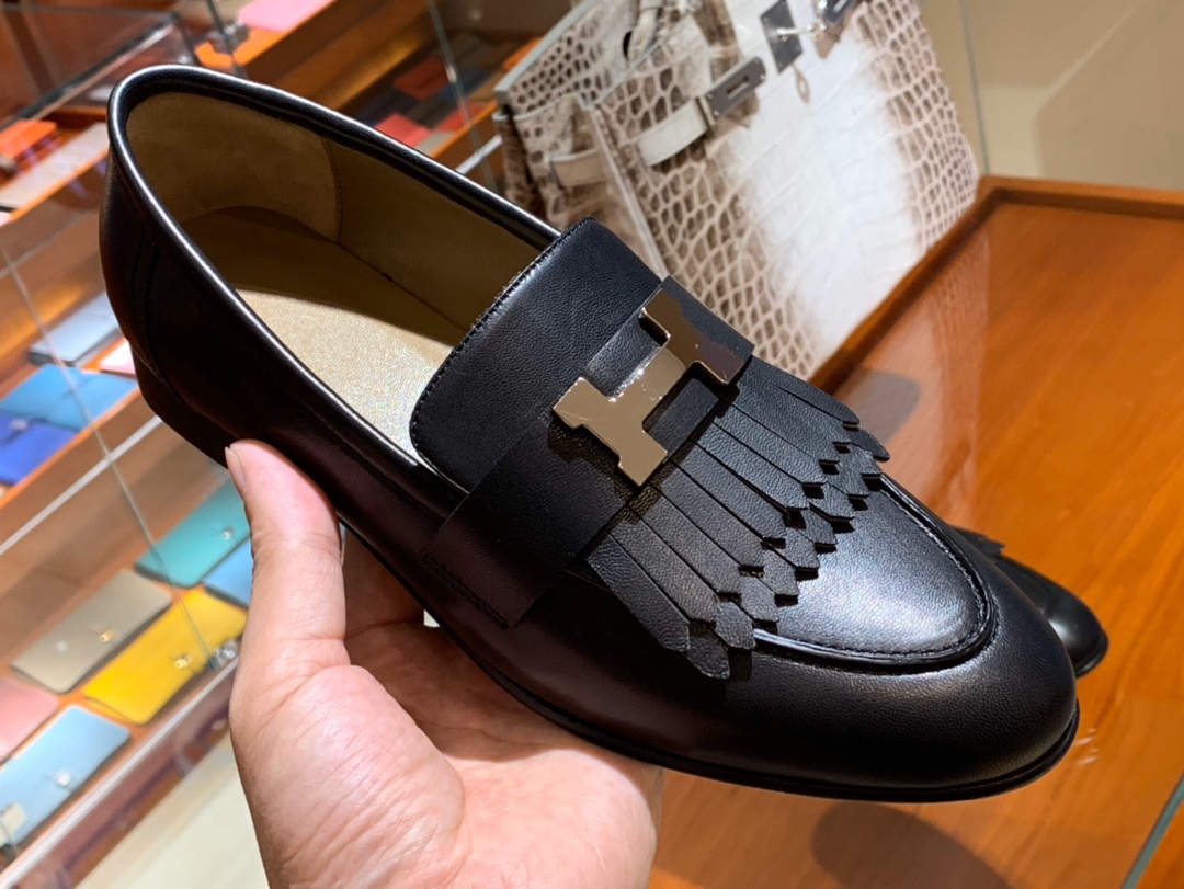 HERMES女款乐福鞋 康康H扣流苏平底鞋 重工艺设计 高调 高端 高档 意大利树羔皮底 纯手工缝制工艺 高端订制 独家品质