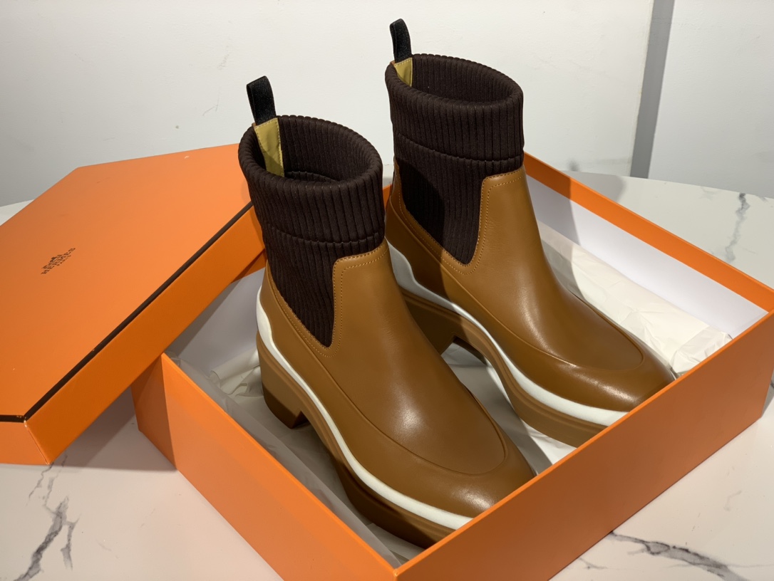 H新款短靴 小牛皮 纯手工制作 跟高:5cm Size:35~41  货期7天