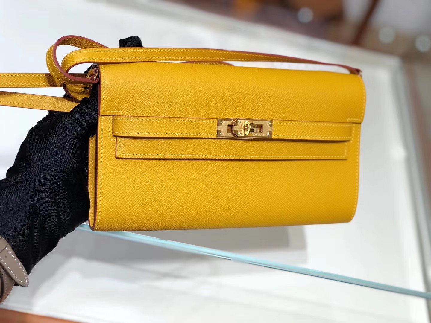HERMES Kelly Classique To Go 长肩带钱包 Epsom皮 琥珀黄 现货
