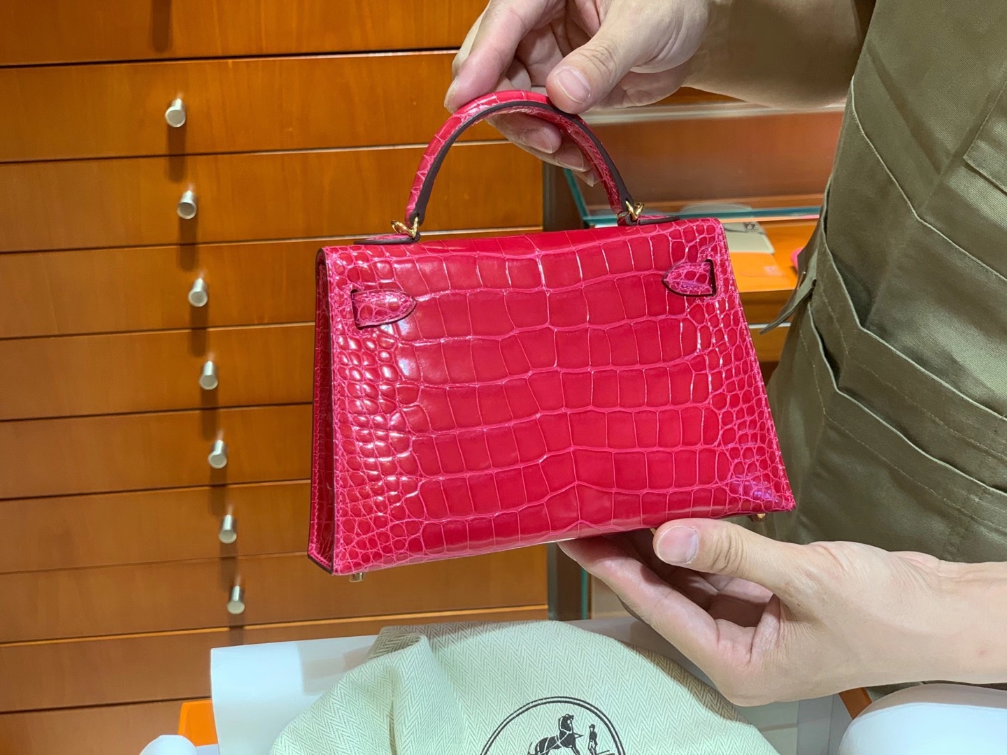 HERMES Kelly 二代鳄鱼 极致粉 金扣银扣 可定制 纯手工